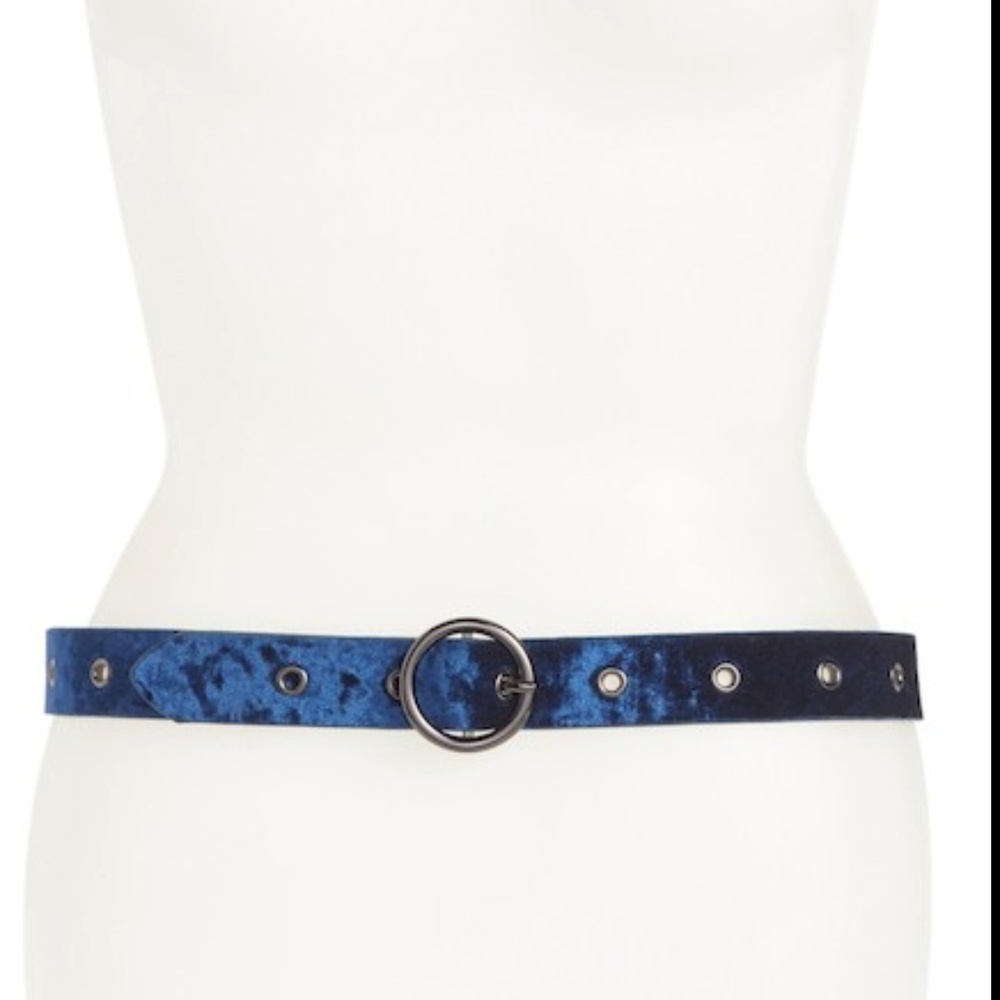 New Halogen Grommet Velvet Skinny Belt H19